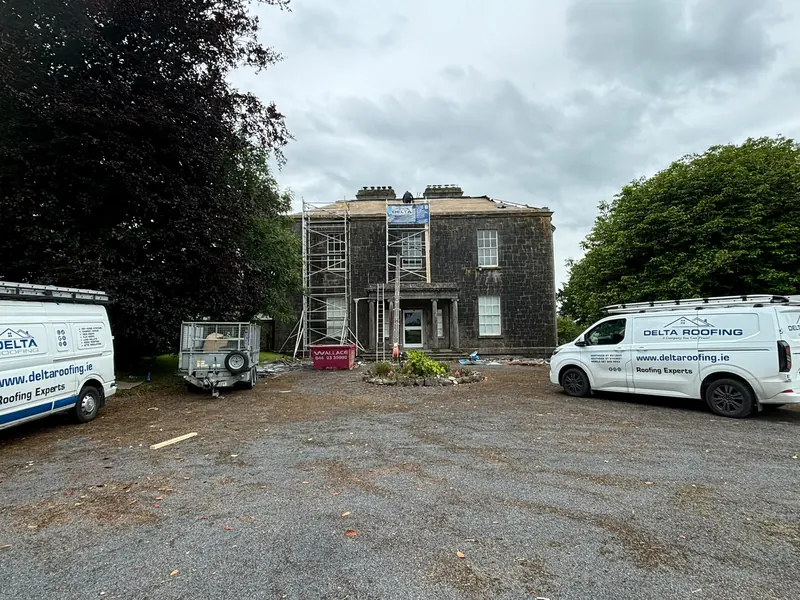 Scaffold on a country house, Delta Roofing