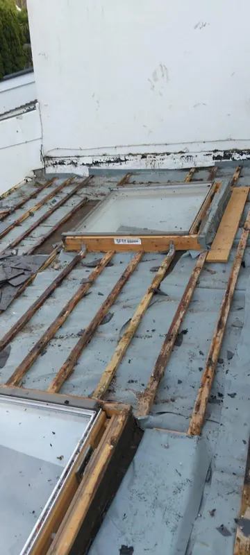 Old extension roof opened up, Delta Roofing